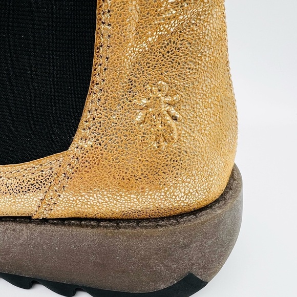 FLY LONDON WOMEN’S CHELSEAEA PULL ON LEATHER GOLD BOOTIE SIZE 39 - Picture 5 of 16